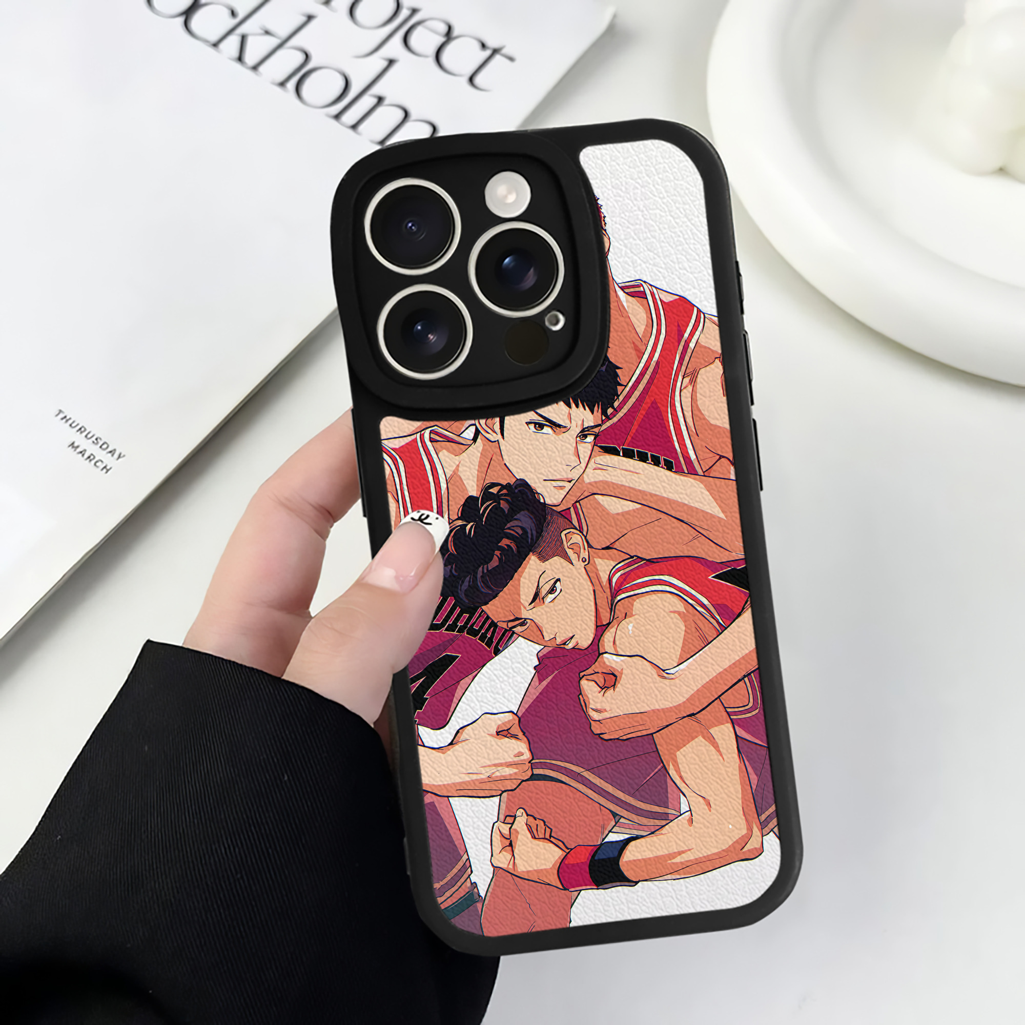 （画像用） SLAM DUNK／スラムダンク 【iPhone 16シリーズ対応】シリコンスマホケース（レザー調） 材質：シリコン